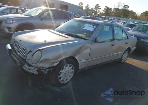 1999 Mercedes-Benz E 320 z USA, uszkodzony, nr VIN WDBJF65H9XA757356